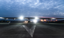 2015_04_21_Solar_Impulse_2_RTW_6th_Flight_Chongqing_to_Nanjing_take-off_Pizzolante--00813.png